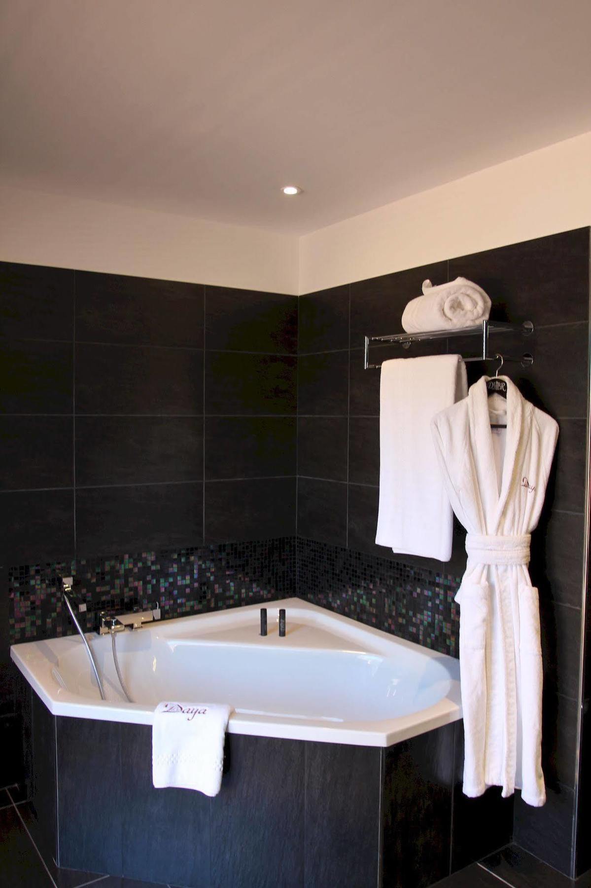 Le Daya Hotel & Spa - Boutique Hotel Рокбрюн-сюр-Аржан Экстерьер фото